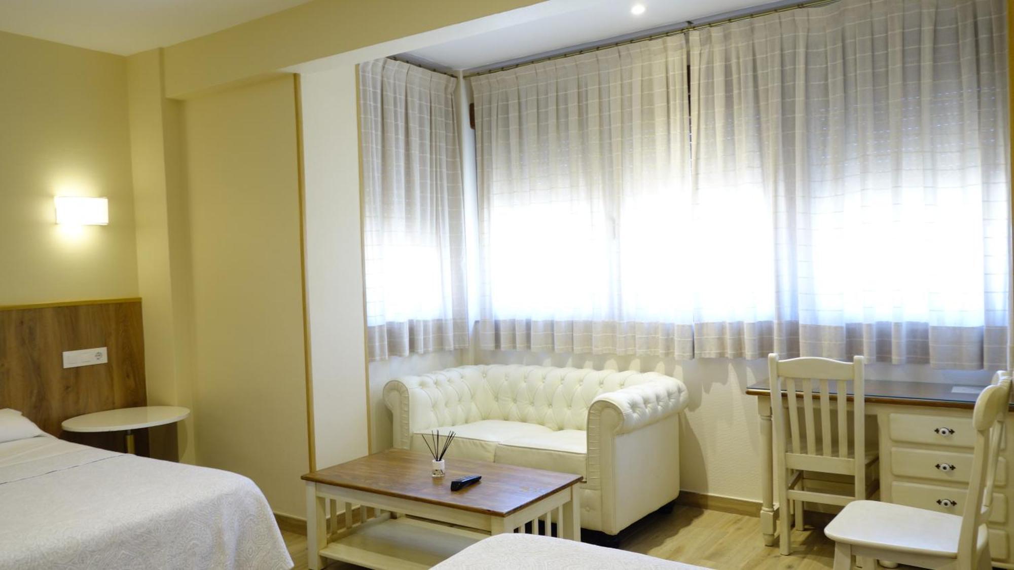 Tripolis Toledo Hotel Exterior photo