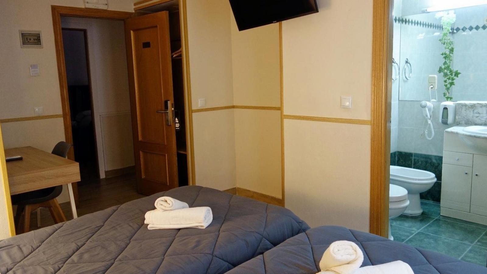 Tripolis Toledo Hotel Exterior photo